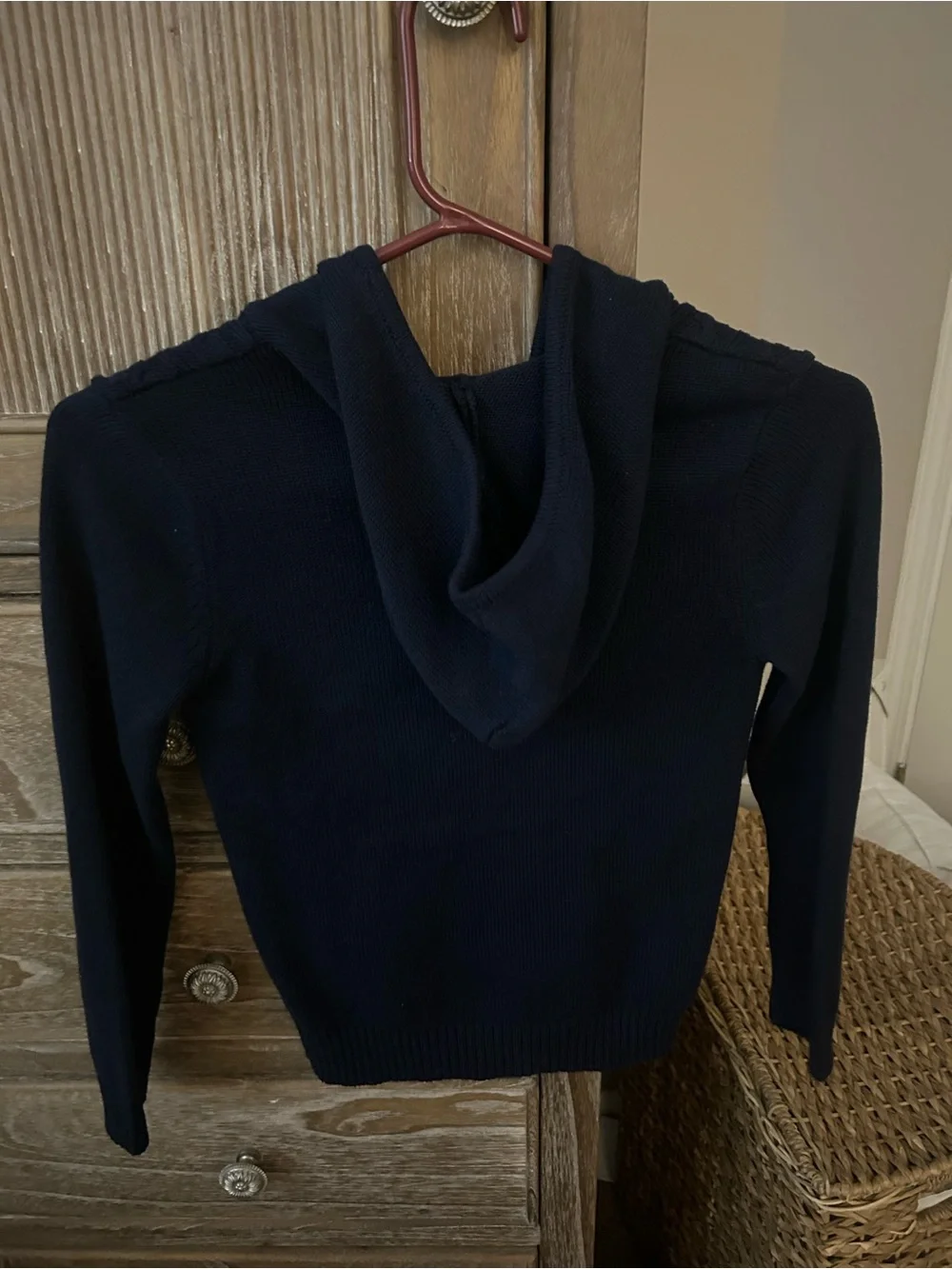 Girls size 7-8 navy sweater- like new